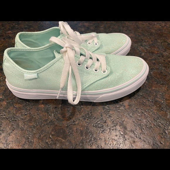 Vans shoes - Picture 3 of 5